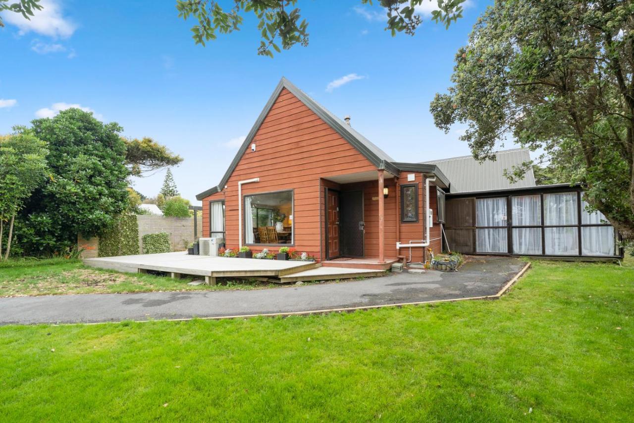 Wharerata - Otaki Beach Holiday Home Buitenkant foto