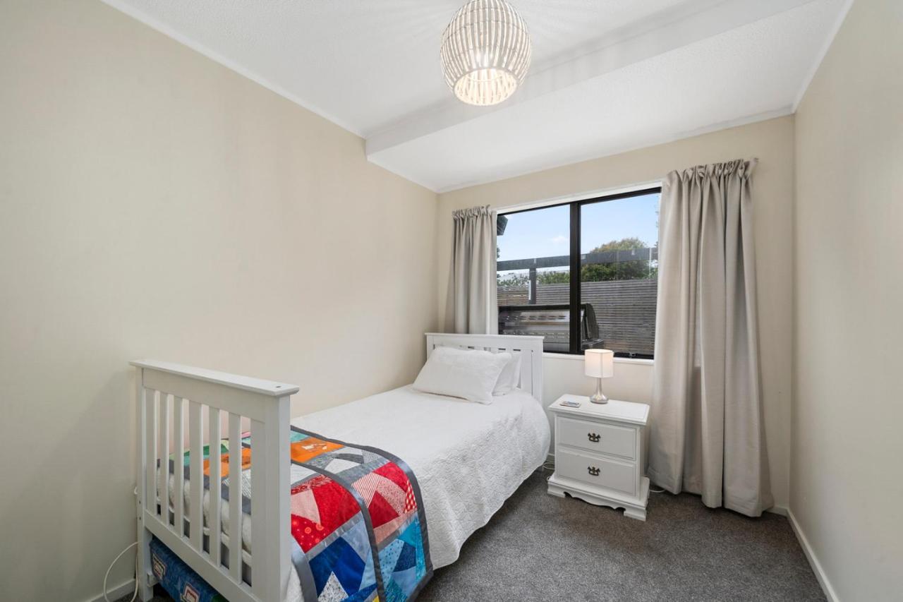 Wharerata - Otaki Beach Holiday Home Buitenkant foto