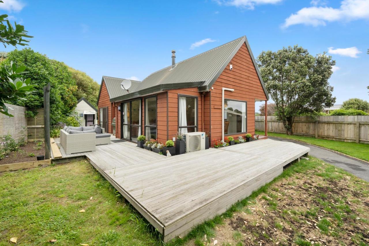 Wharerata - Otaki Beach Holiday Home Buitenkant foto