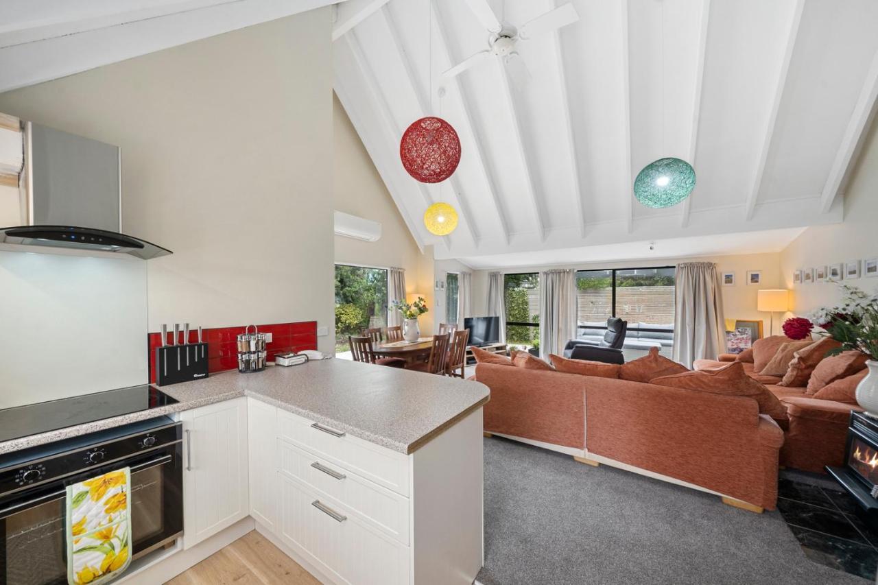 Wharerata - Otaki Beach Holiday Home Buitenkant foto