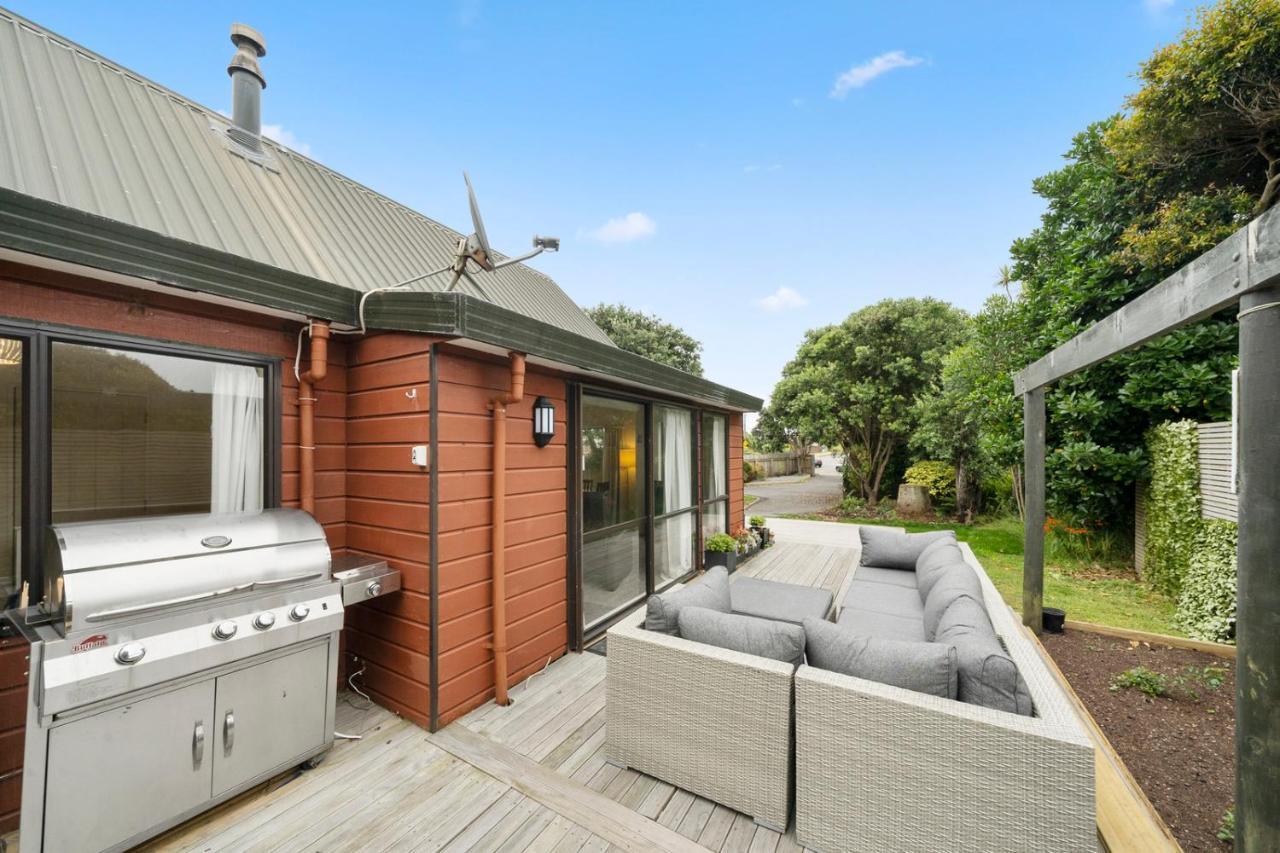 Wharerata - Otaki Beach Holiday Home Buitenkant foto